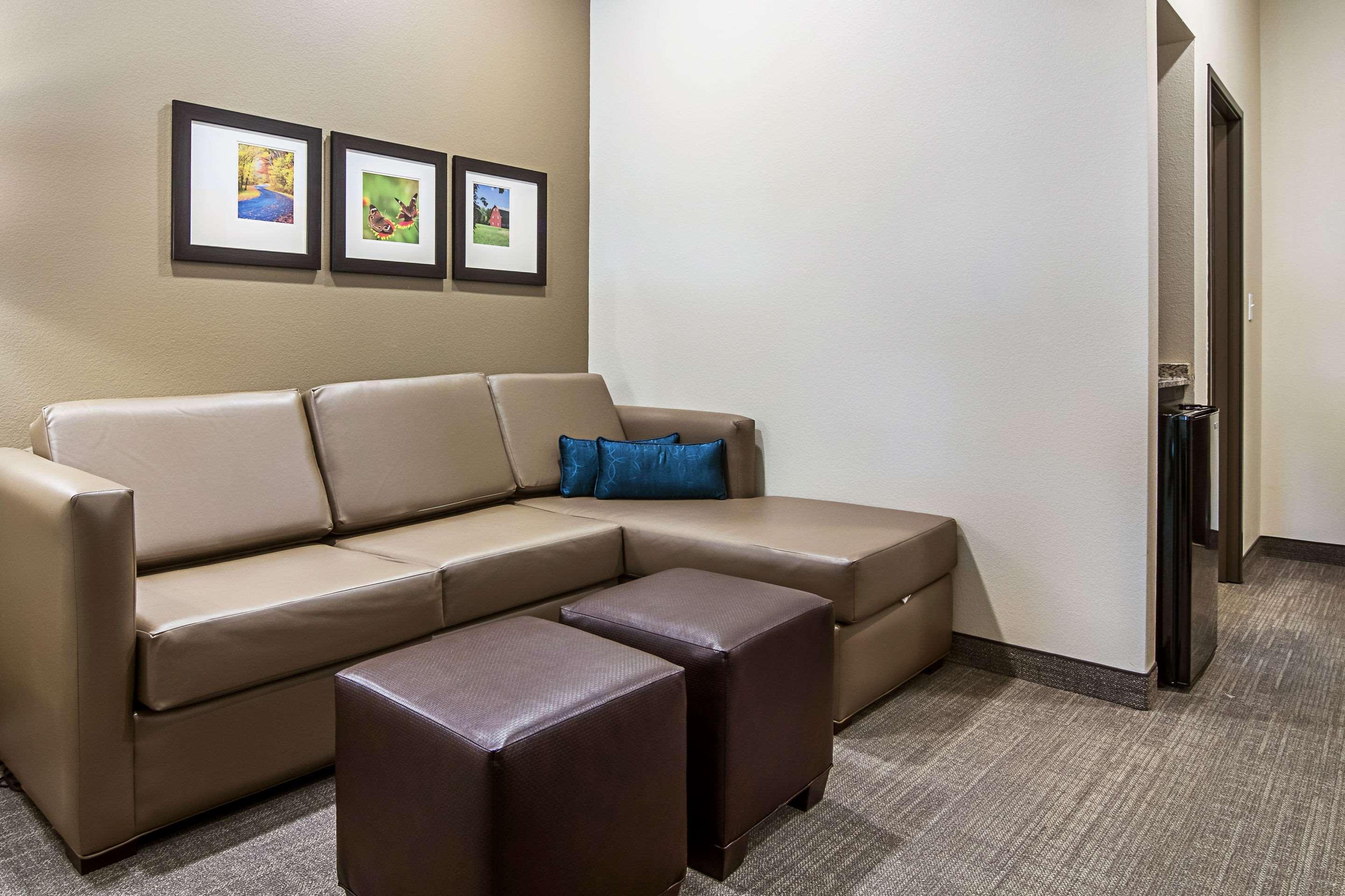Comfort Suites Wooster Near University Campus Экстерьер фото