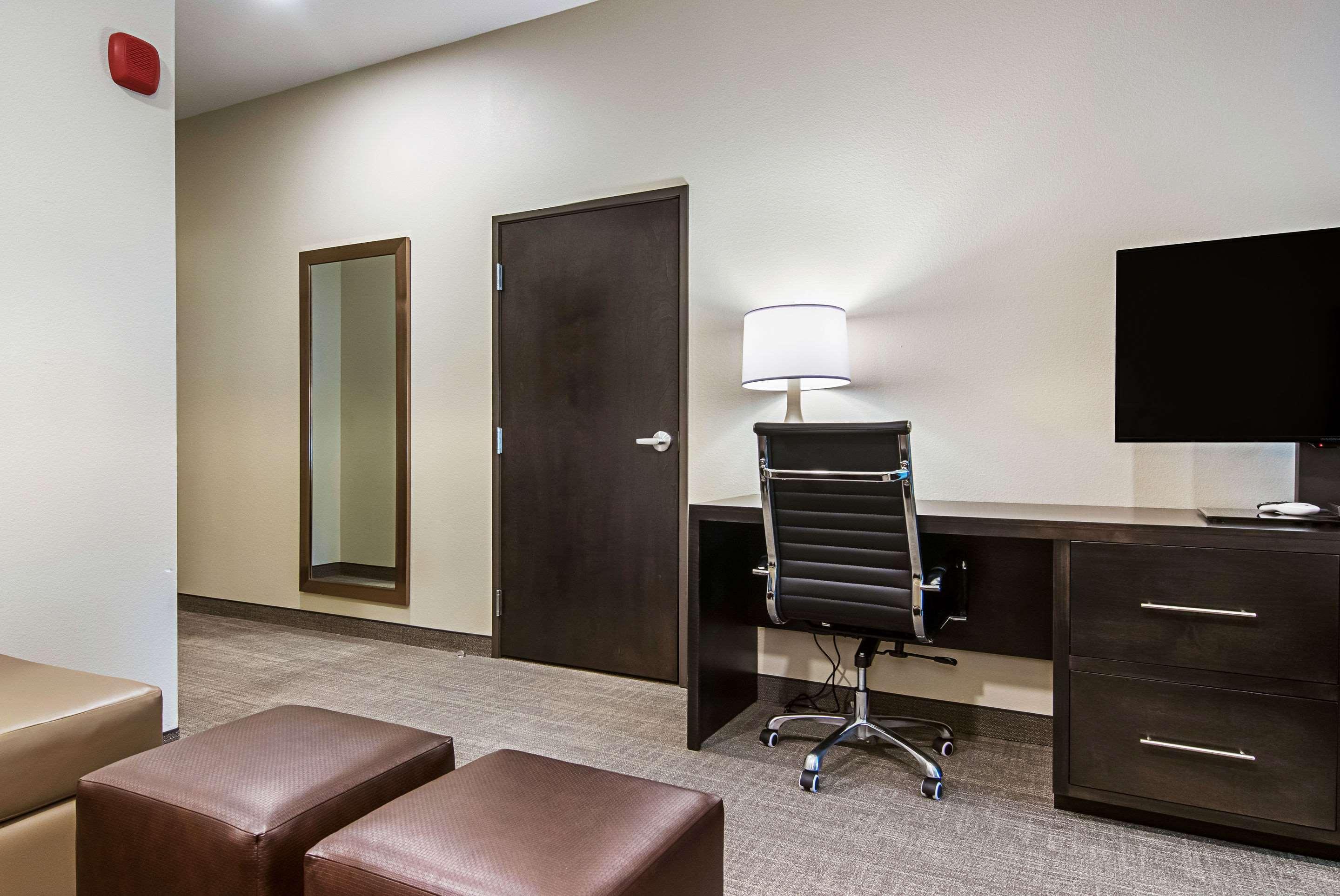 Comfort Suites Wooster Near University Campus Экстерьер фото