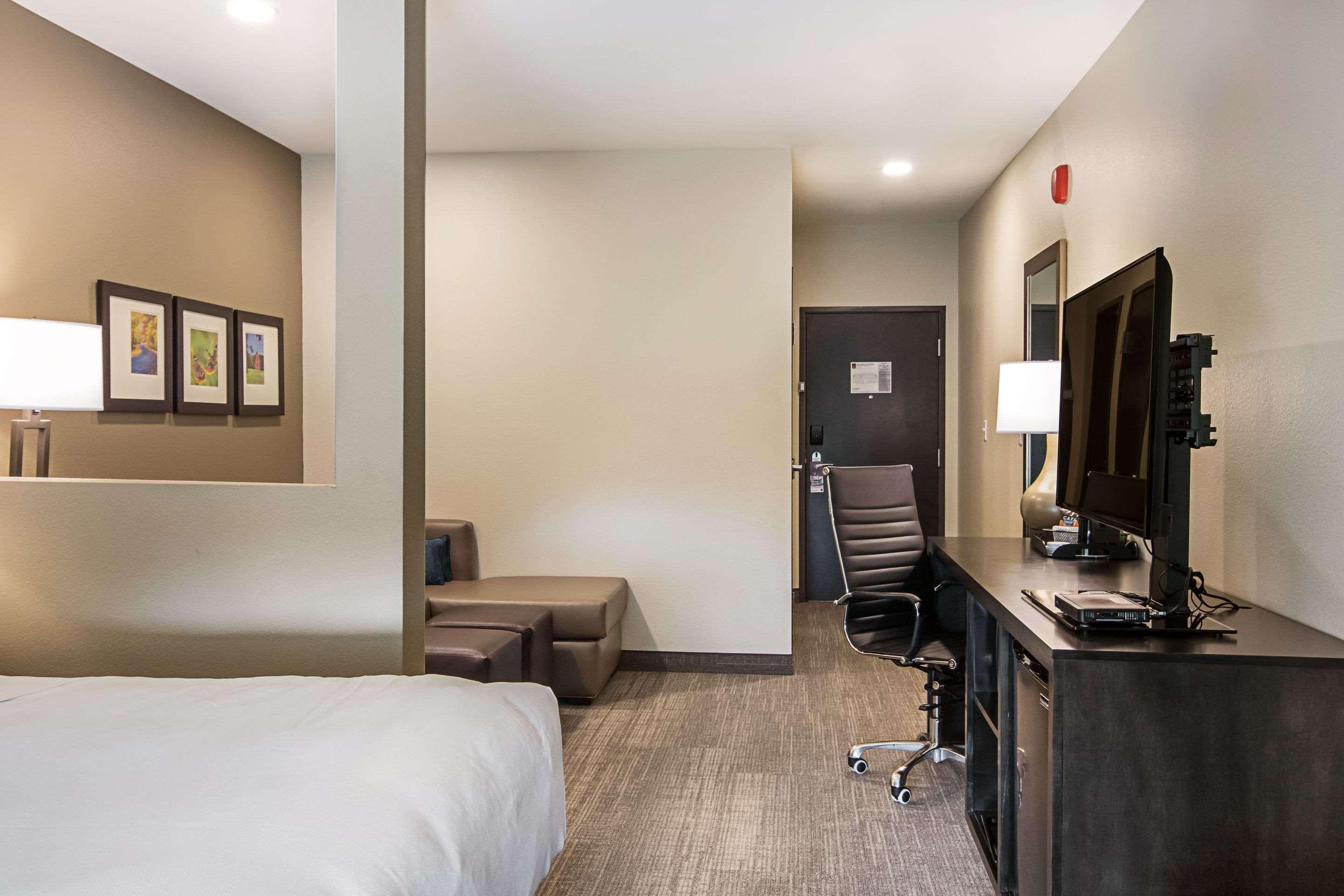Comfort Suites Wooster Near University Campus Экстерьер фото