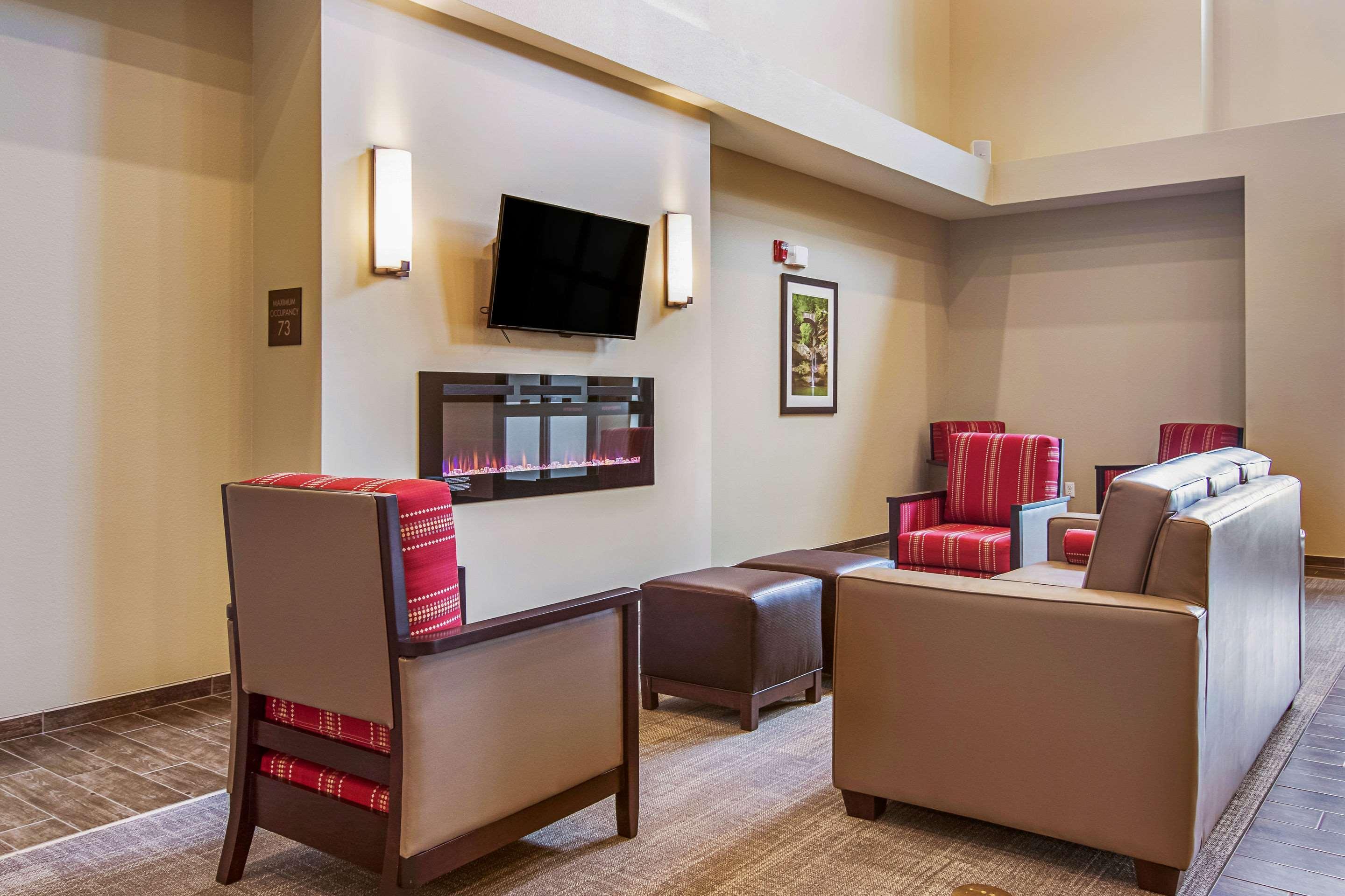 Comfort Suites Wooster Near University Campus Экстерьер фото