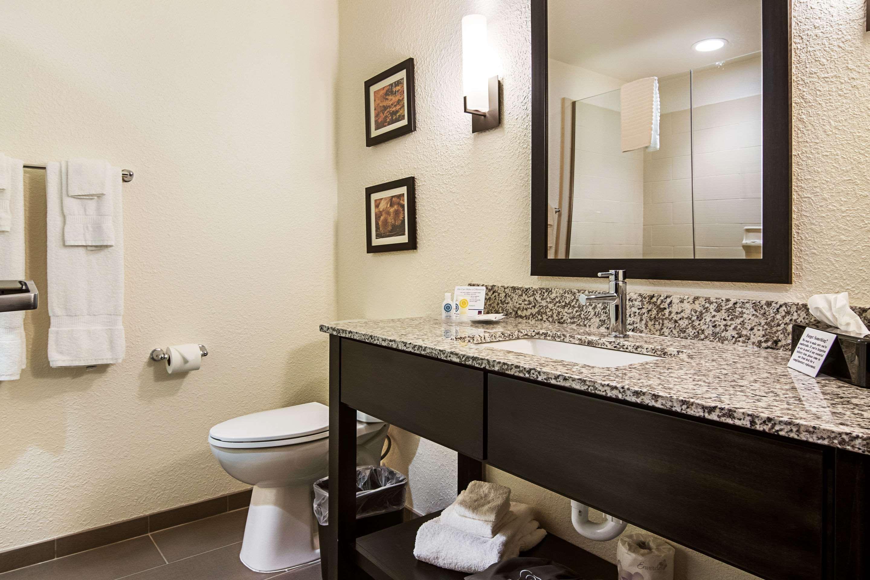 Comfort Suites Wooster Near University Campus Экстерьер фото