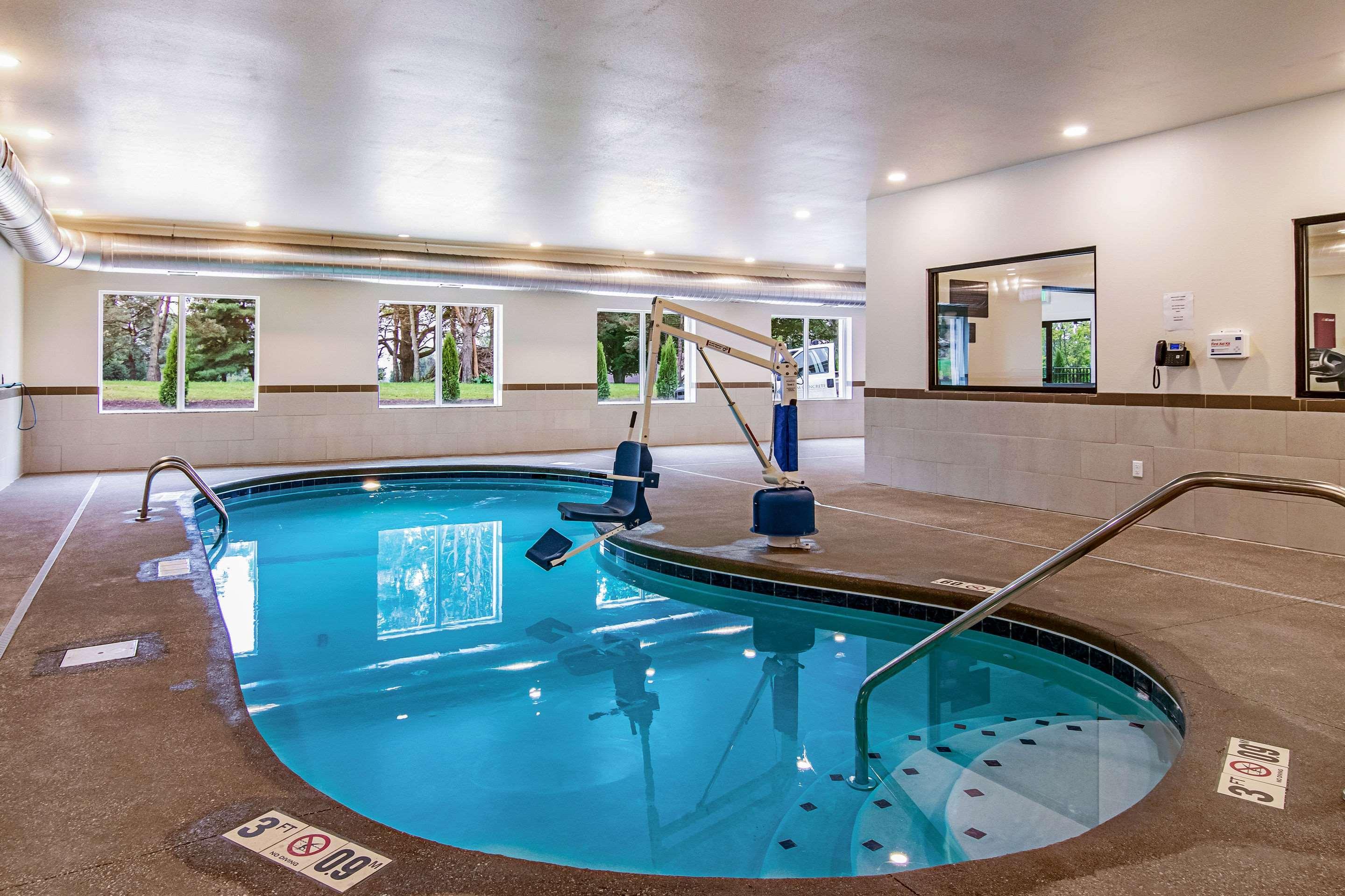 Comfort Suites Wooster Near University Campus Экстерьер фото