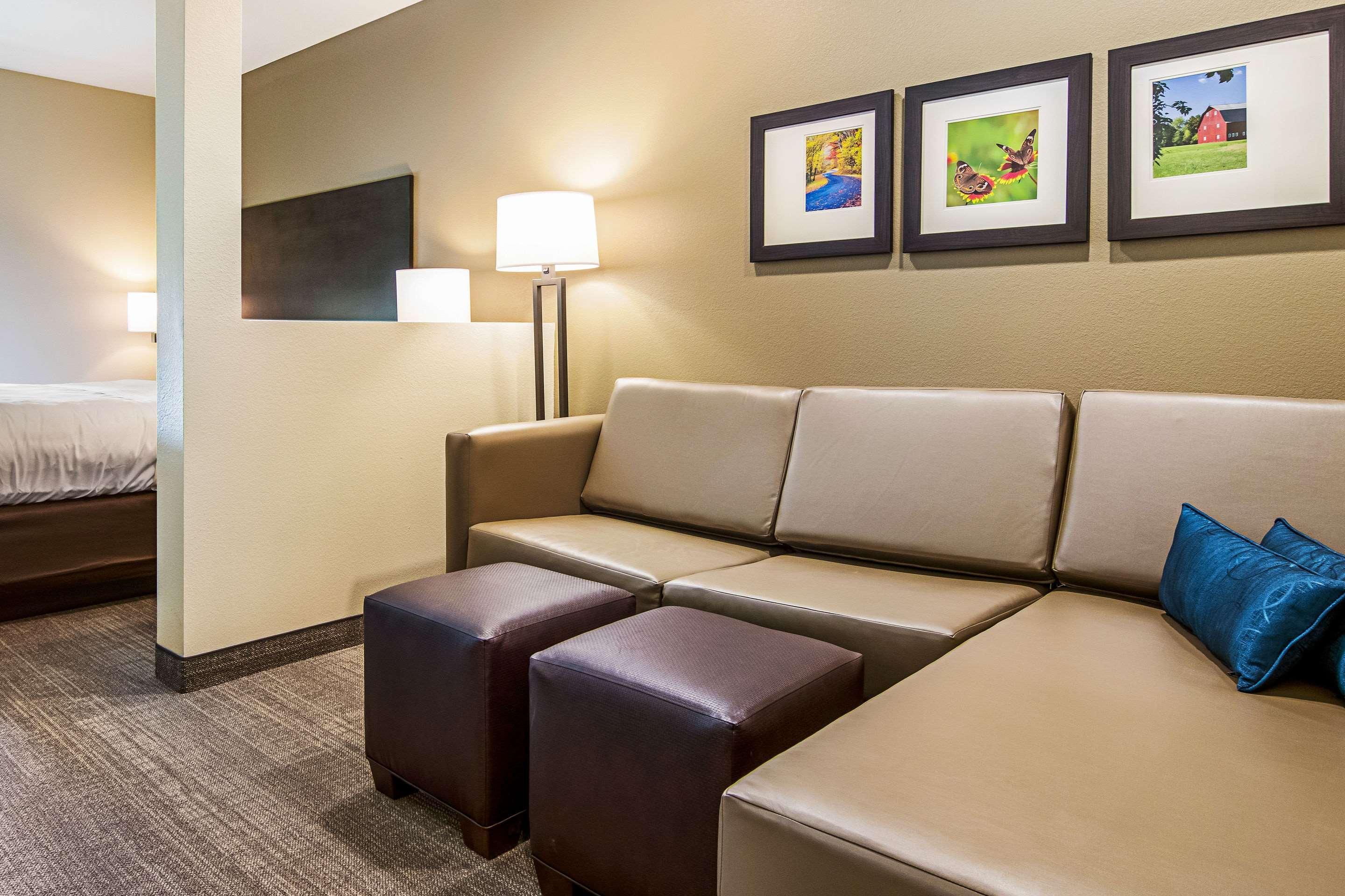 Comfort Suites Wooster Near University Campus Экстерьер фото