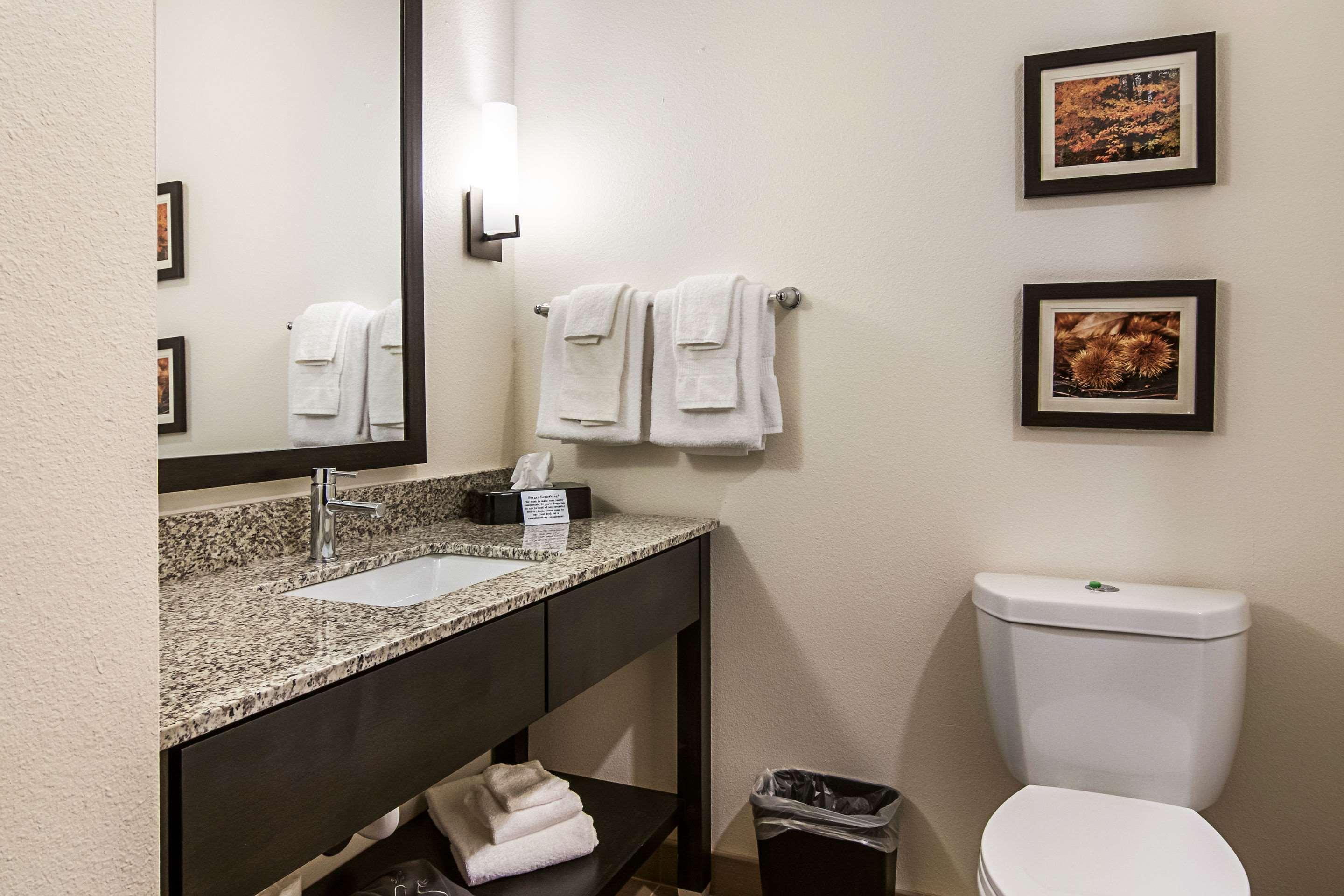 Comfort Suites Wooster Near University Campus Экстерьер фото