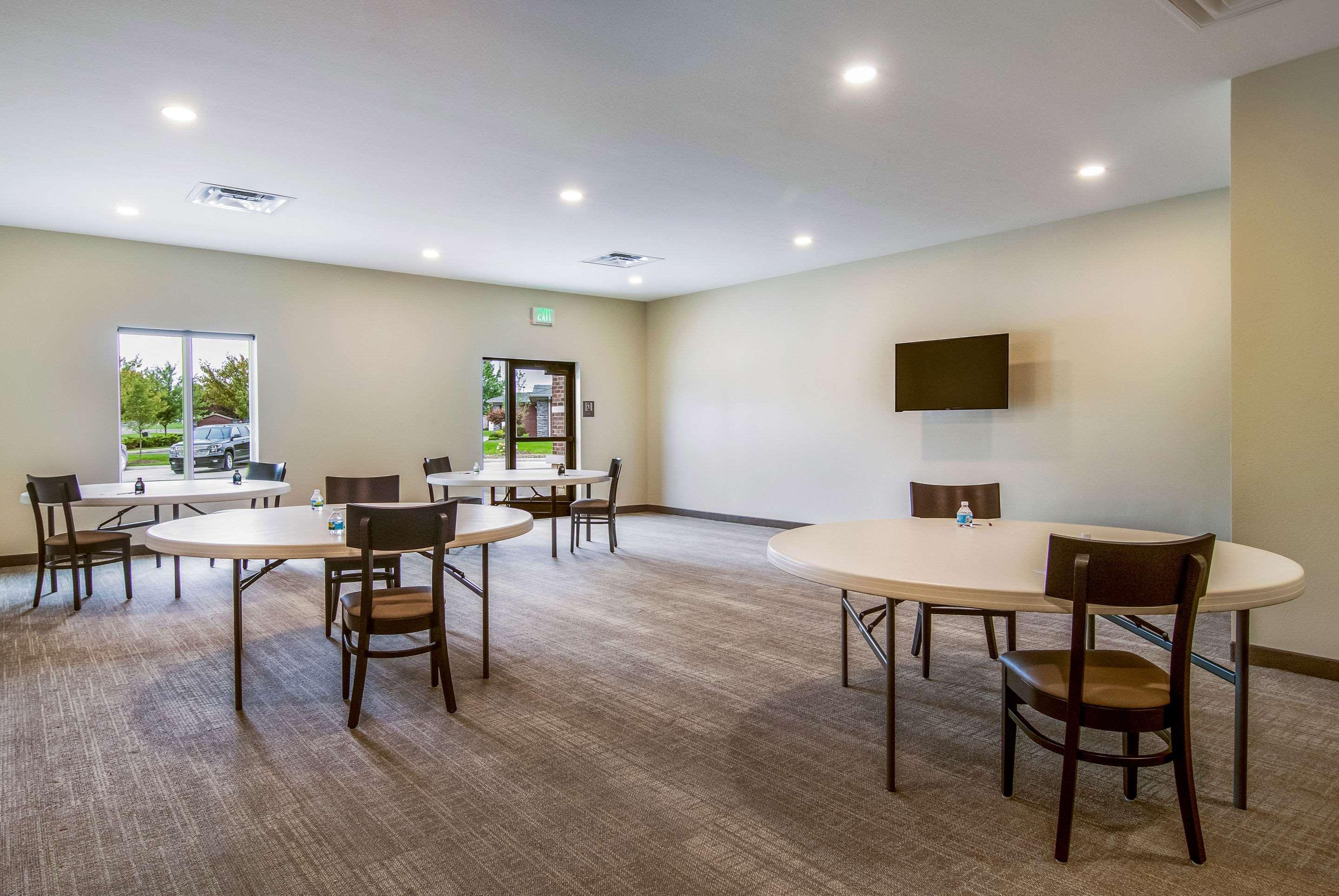 Comfort Suites Wooster Near University Campus Экстерьер фото