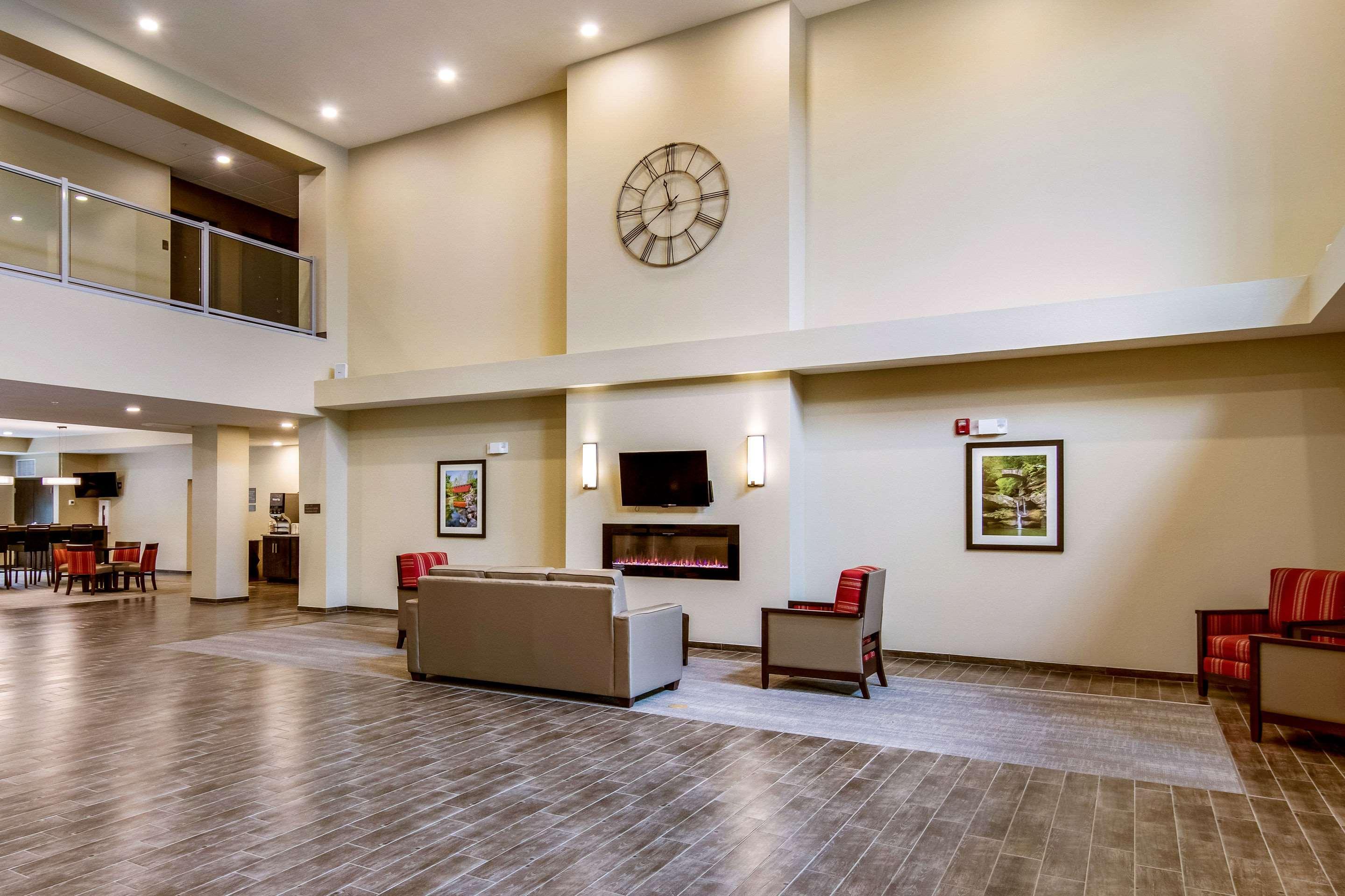 Comfort Suites Wooster Near University Campus Экстерьер фото